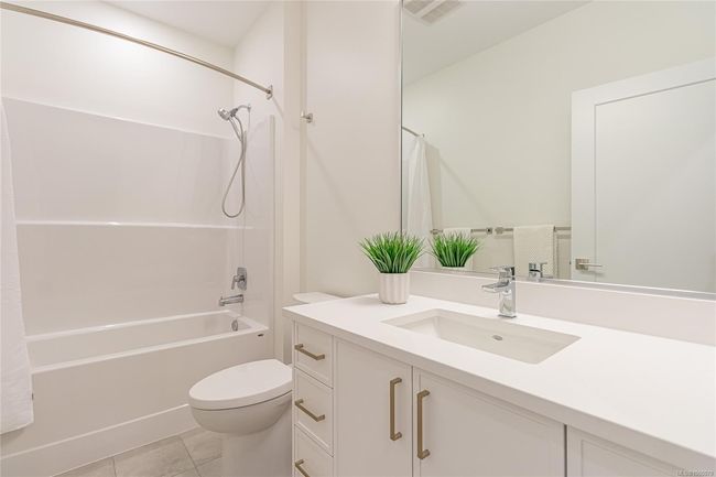 4 Piece Main Bathroom | Image 20