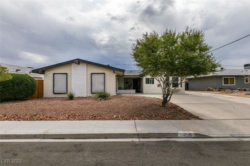 1705 Ivanhoe Way, Las Vegas, NV, 89102-4425 | Card Image
