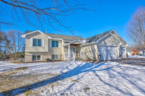 938 Waxon Ln, Hudson, WI, 54016-7026 | Card Image