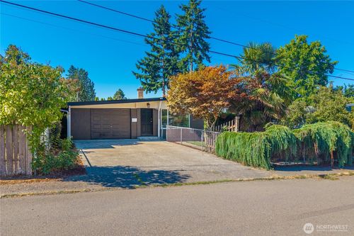 2209 Ne 9th St, Renton, WA, 98056-2947 | Card Image