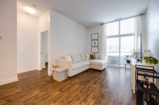 103 - 5 Emerald Lane, Condo with 1 bedrooms, 1 bathrooms and 1 parking in Thornhill ON | Image 5