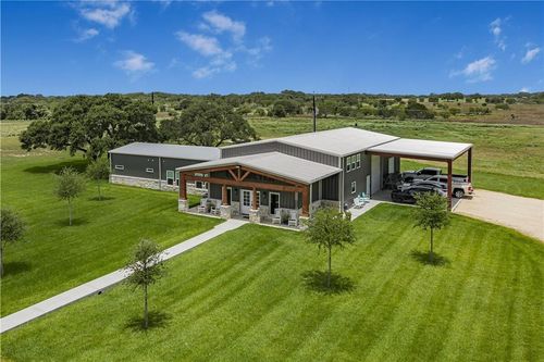 686 Rappold Rd, Yoakum, TX, 77995-5471 | Card Image