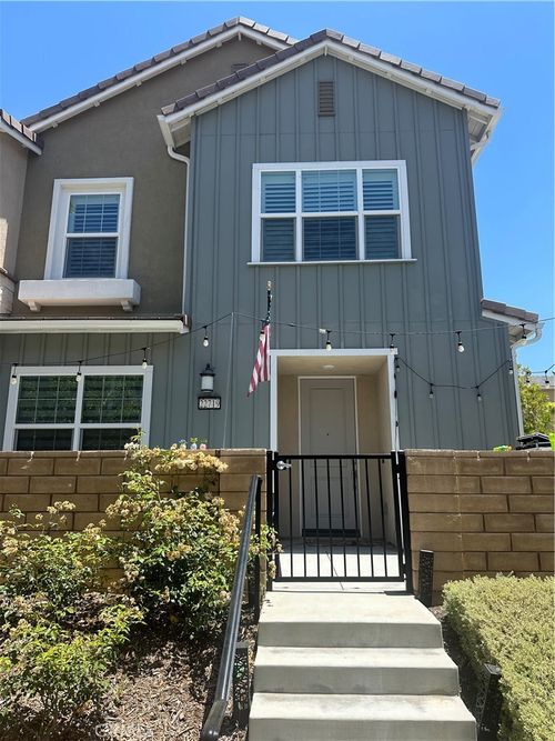 22719 Harmony Dr, Saugus, CA, 91350-5857 | Card Image