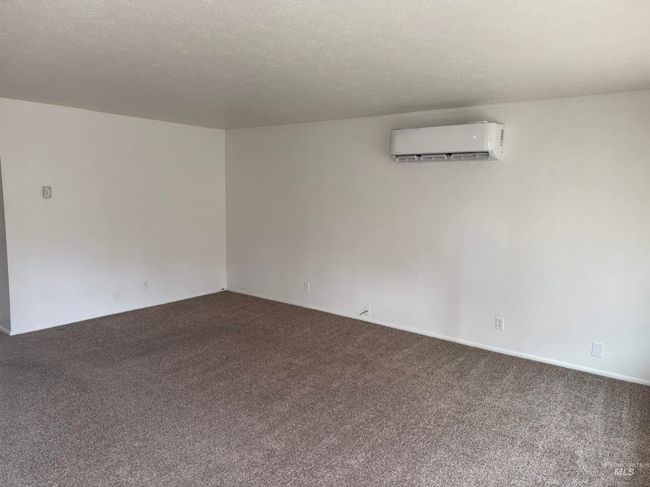 727 Jefferson Ave, Home with 6 bedrooms, 2 bathrooms and null parking in Pocatello ID | Image 4