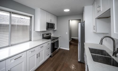 2321 Pond Ave E, Maplewood, MN, 55119-5528 | Card Image