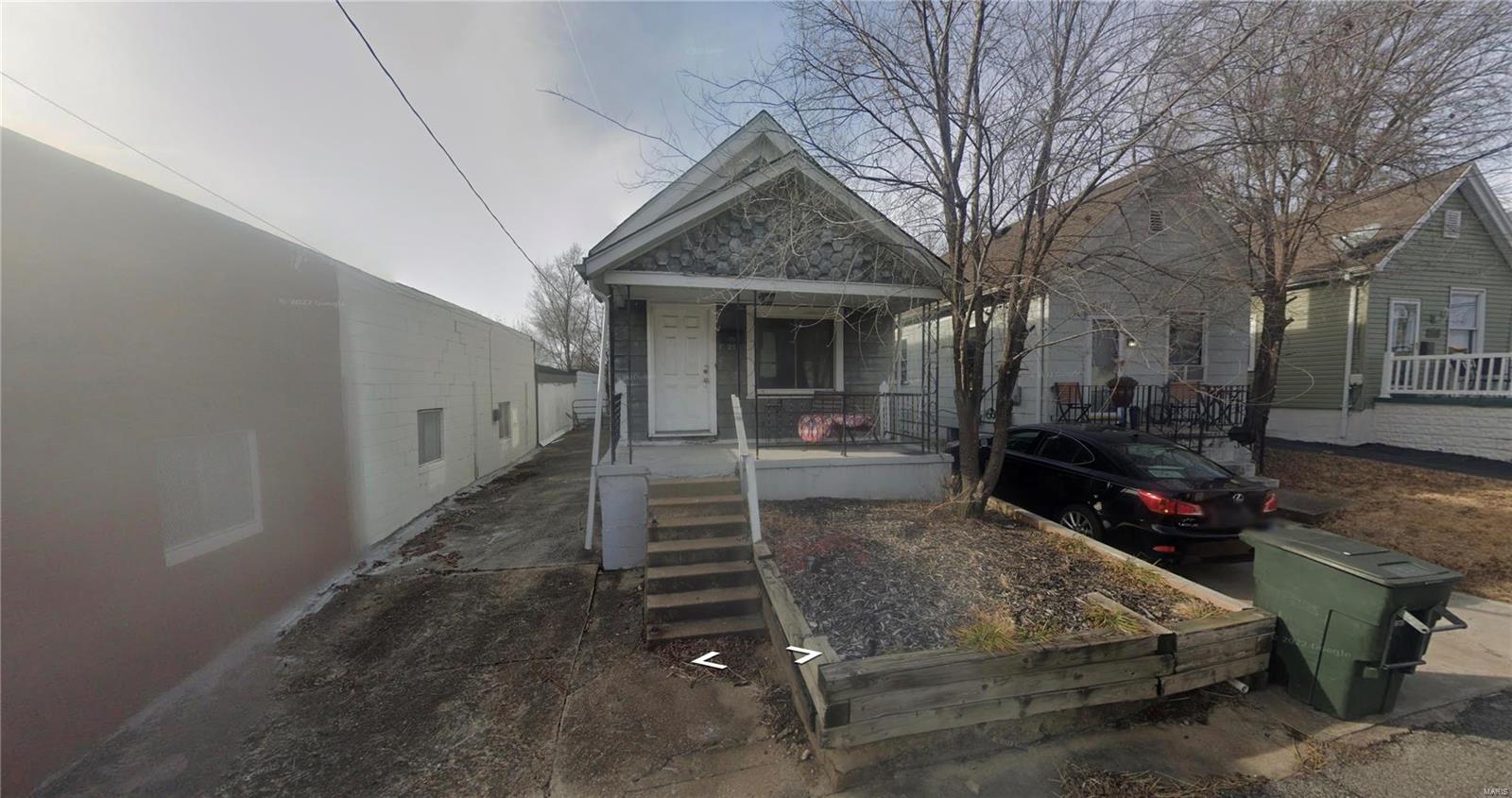 Hughes Pl, Saint Louis, MO 63110