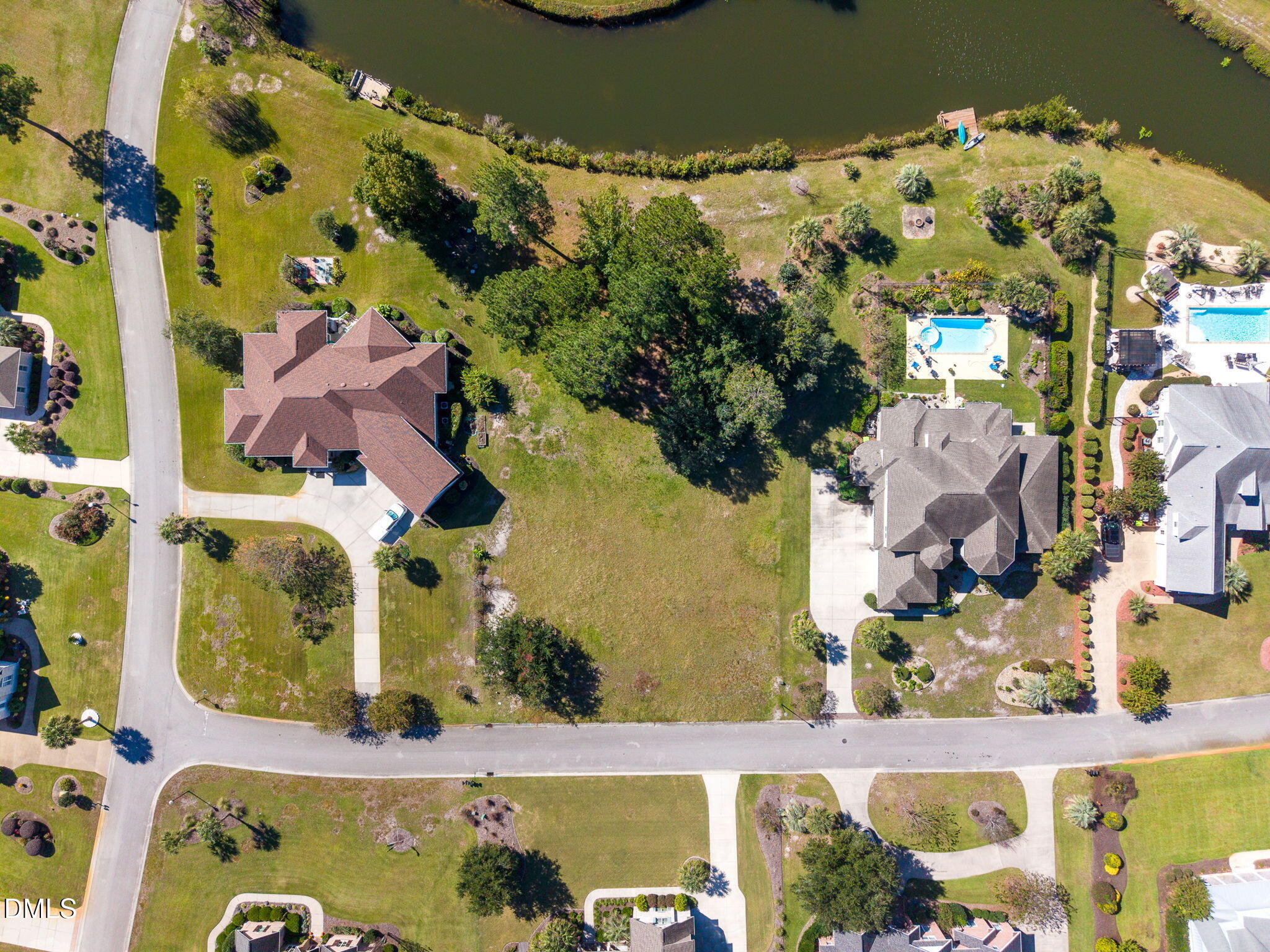 Land in Leland