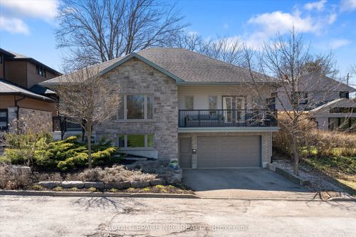 4 Rodman Hall Drive, St Catharines, ON, L2S1P2 | Card Image