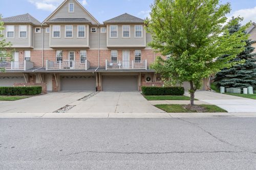 56643 Sunset Dr, Shelby Township, MI, 48316-5747 | Card Image
