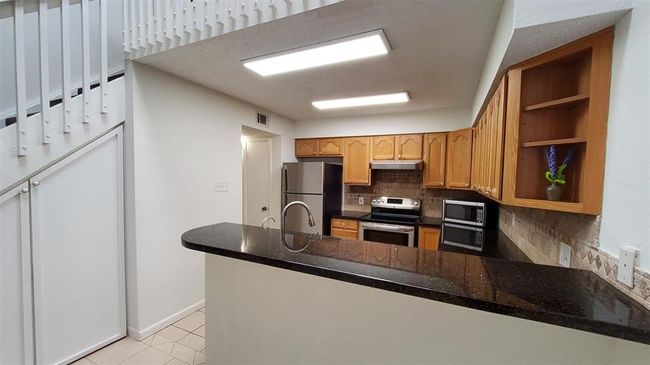 APT-228 - 2611 Grants Lake Blvd, Townhouse with 2 bedrooms, 1 bathrooms and 1 parking in Sugar Land TX | Image 29