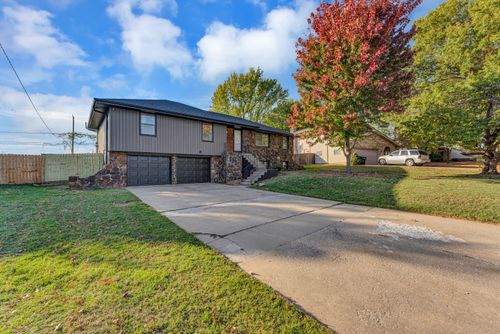 5835 S Geronimo Dr, Springfield, MO, 65810-3215 | Card Image