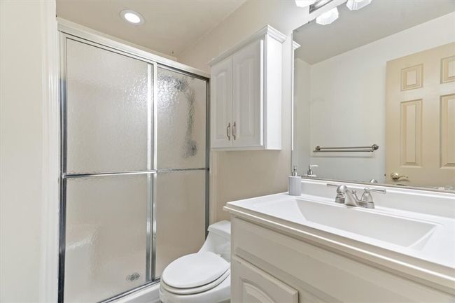 Primary Bathroom | Image 14