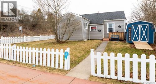 275 Market Pl, Saint John, NB, E2M1B8 | Card Image