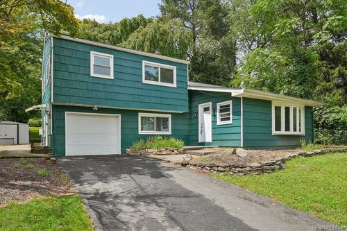 82 Stephens Rd, Tappan, NY, 10983-2309 | Card Image