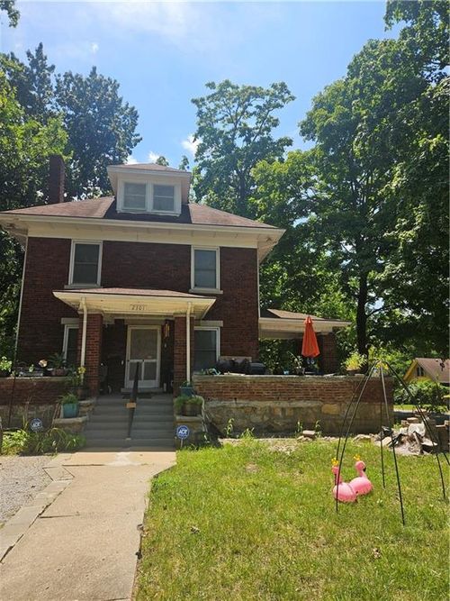 2301 E 73rd St, Kansas City, MO, 64132-3323 | Card Image