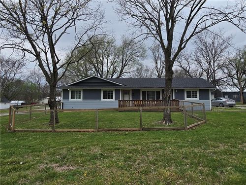 302 Dement St, Mound City, KS, 66056-5223 | Card Image