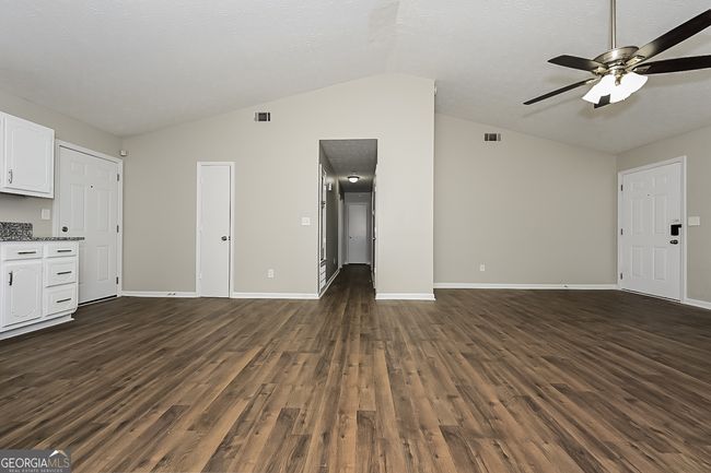 10301 Canyon Trl, House other with 3 bedrooms, 2 bathrooms and null parking in Jonesboro GA | Image 4