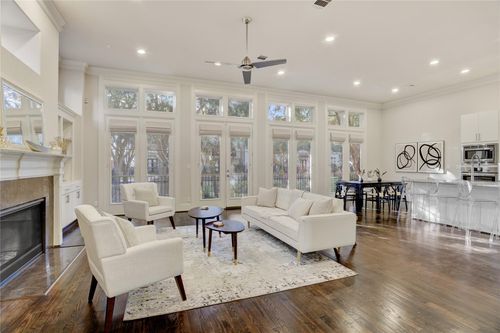 1701 Wrenwood Lks, Houston, TX, 77043-4752 | Card Image
