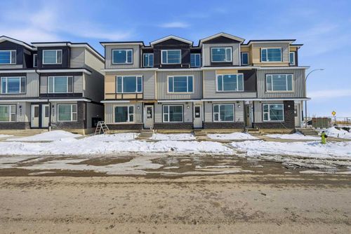 8814 48 St Ne, Calgary, AB, T3J5N8 | Card Image