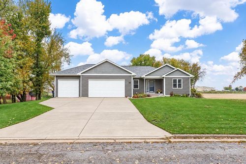 217 Maple Dr, Waterloo, WI, 53594-1262 | Card Image