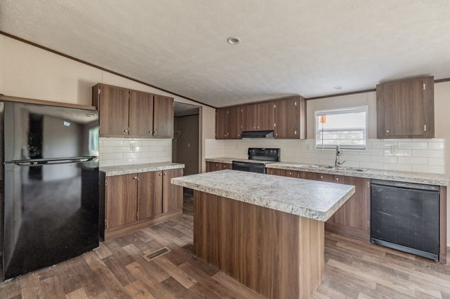 10 Southwest Ct, House other with 5 bedrooms, 3 bathrooms and null parking in Mineral Wells TX | Image 4
