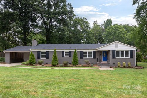 4643 Addison Dr, Charlotte, NC, 28211-3055 | Card Image