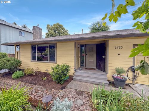 2320 Sw Canby Ct, Portland, OR, 97219-2624 | Card Image