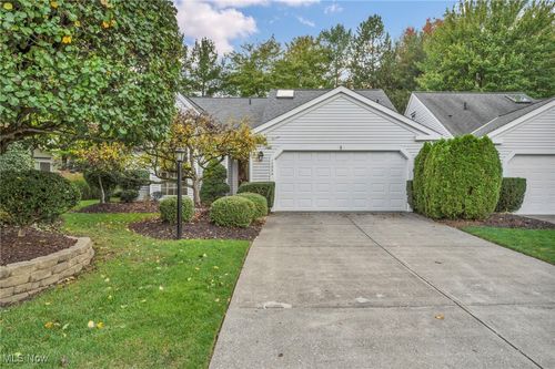 17934 Cambridge Oval, Strongsville, OH, 44136-7000 | Card Image