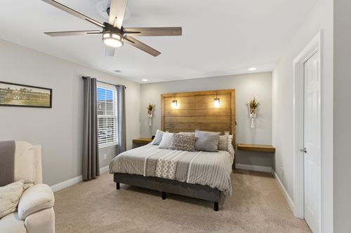 227 Claremont Ct, Gallatin, TN, 37066-1758 | Card Image