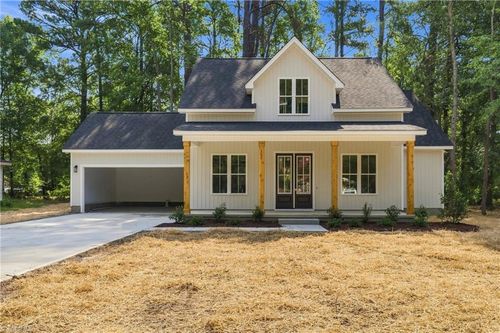 302 Pine St, Smithfield, NC, 27577-5041 | Card Image