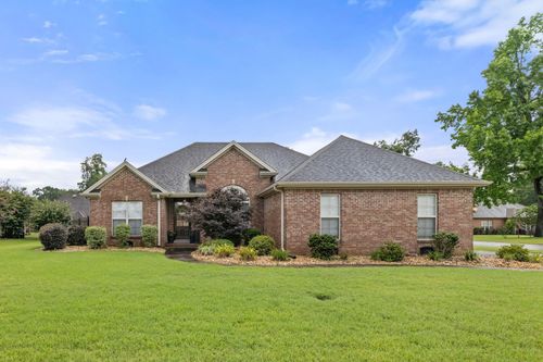 1900 Wildwood, Muscle Shoals, AL, 35661-6421 | Card Image