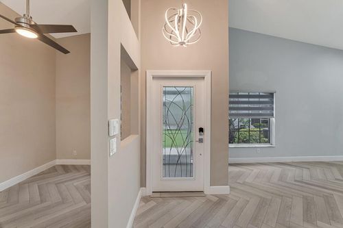 8592 Logia Cir, Boynton Beach, FL, 33472-7111 | Card Image
