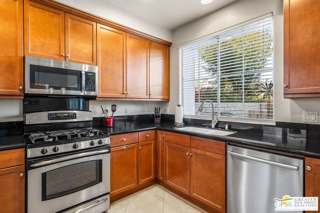 1490 Yermo Dr N, Townhouse with 3 bedrooms, 3 bathrooms and 4 parking in Palm Springs CA | Image 17