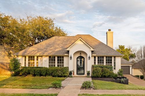 8125 Bottlebrush Dr, Austin, TX, 78750-7838 | Card Image