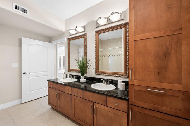 Bathroom 2 | Image 39