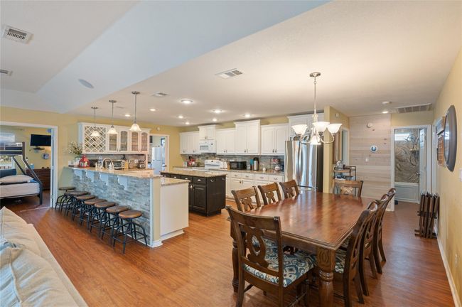 876 Kahla Dr, House other with 5 bedrooms, 2 bathrooms and 2 parking in Crystal Beach TX | Image 16
