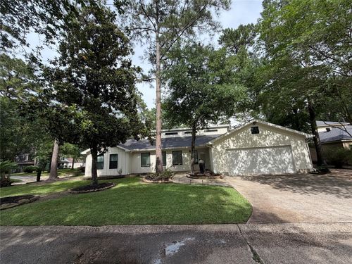 2 Bayleaf Ln, The Woodlands, TX, 77380-1476 | Card Image
