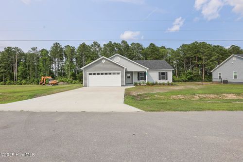 124 Buckskin Dr, Pollocksville, NC, 28573-1100 | Card Image