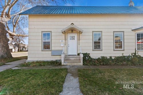 201 W 1st St, Emmett, ID, 83617-2954 | Card Image