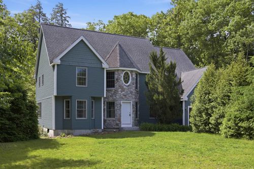 6 Dunnmoore Dr, Bow, NH, 03304-3828 | Card Image