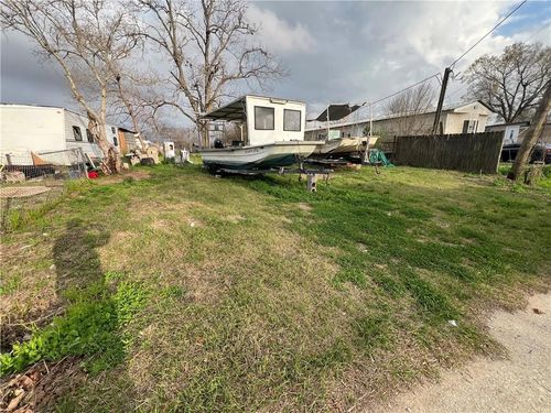 1817 Robert Dr, Saint Bernard, LA, 70085-7041 | Card Image