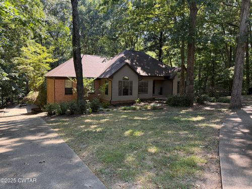 760 Oak Ridge Rd, Dyersburg, TN, 38024-6516 | Card Image