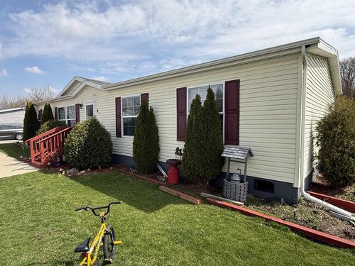 91-897 E Lake St, Lake Mills, WI, 53551-1777 | Card Image