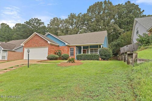 205 Huntington Hill Dr, Clinton, MS, 39056-6322 | Card Image