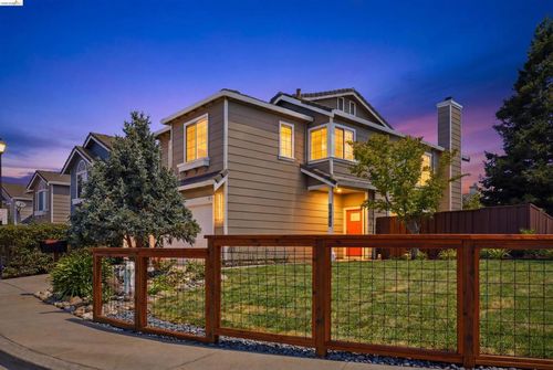 18911 Sydney Cir, Castro Valley, CA, 94546-2753 | Card Image