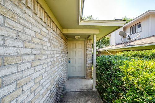 127 Allencrest Dr, White Settlement, TX, 76108-2358 | Card Image