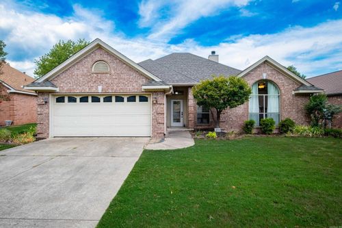211 Chantilly Cir, Maumelle, AR, 72113-6587 | Card Image