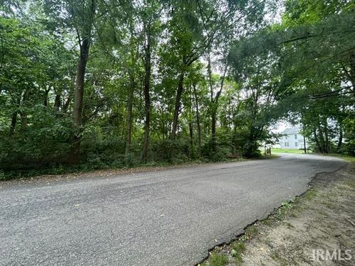 328 Terry Ln, Mishawaka, IN, 46544-3837 | Card Image