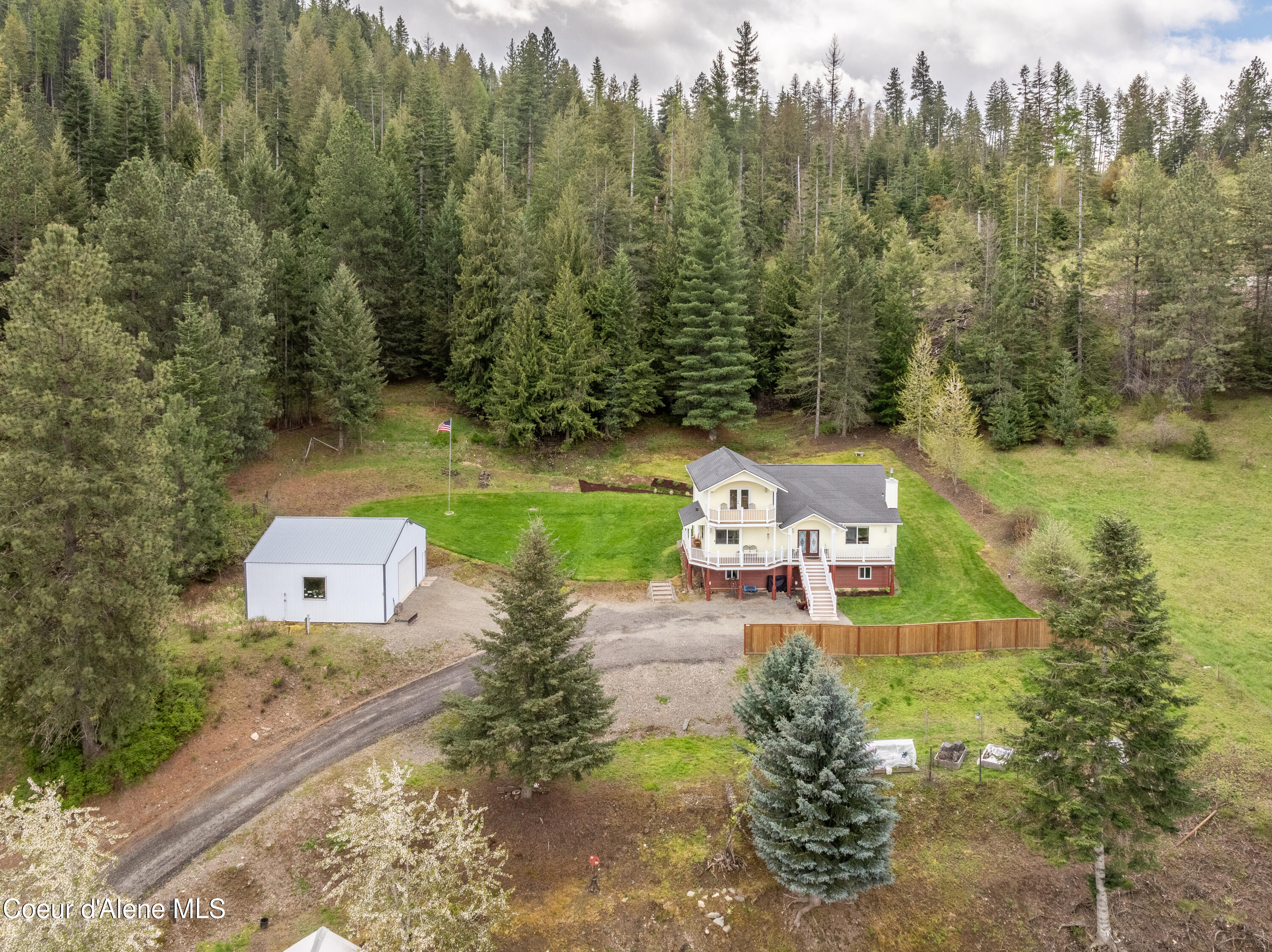 1st St, Cataldo, ID 83810