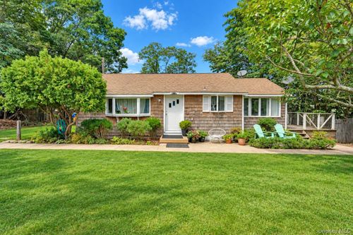 4 Holzman Dr, Hampton Bays, NY, 11946-1974 | Card Image